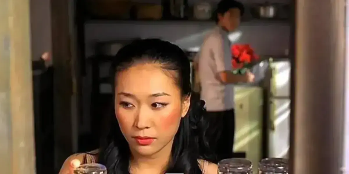 《爱的色放》_2001年韩国经典电影_朴在浩执导_未删减高清在线观看_中文字幕网盘资源~地板小洞窥见的欲望深渊