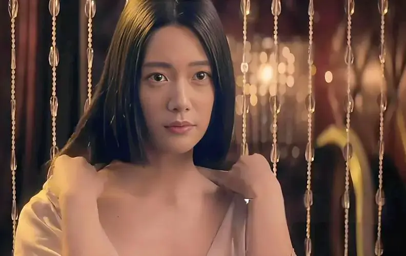 韩国电影《美人》未删减版1080P高清在线观看-满天星《美人》全片免费无广告播放-《美人》全集资源流畅不卡顿畅看-星辰影院经典再现