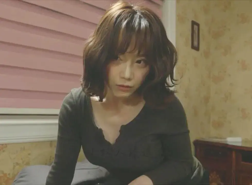 免费看《妈妈的朋友 2》全季无删减，1080P高清画质播放，当孤独少年邂逅温柔阿姨，情感火花一触即发！