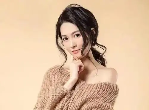 探秘海角社区神秘事件-全片无码《海角大神披风少年》全集畅看